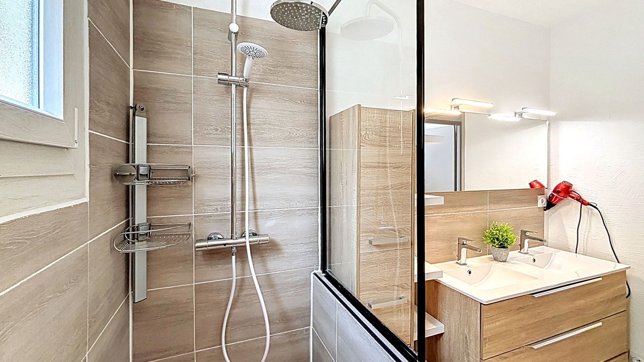 Photo of Bathroom in Lunel