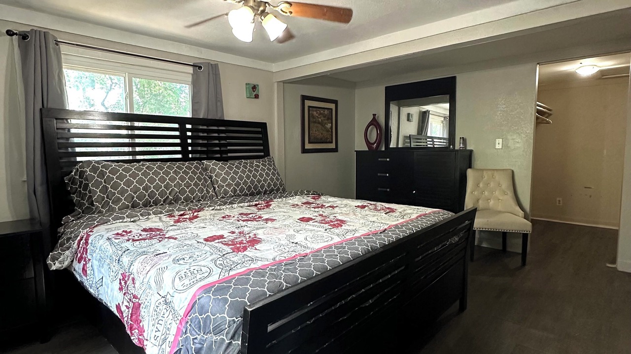 Photo of Bedroom in Murray Hill