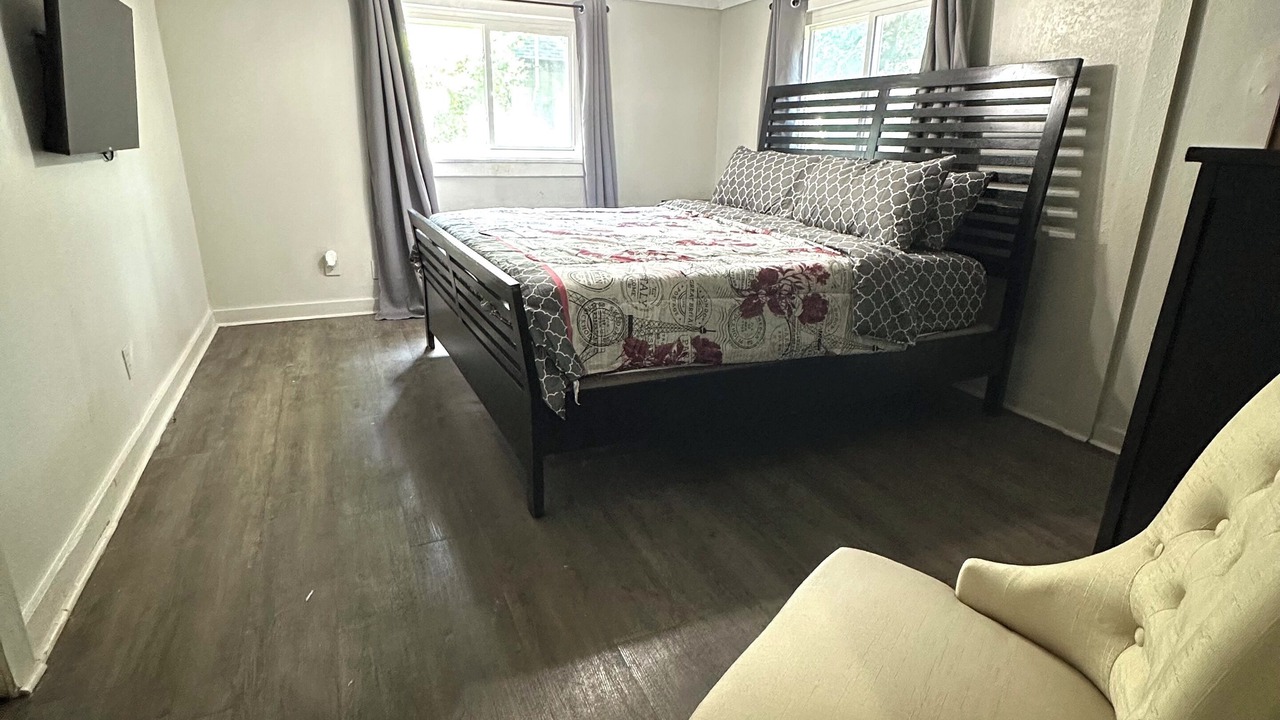 Photo of Bedroom in Murray Hill