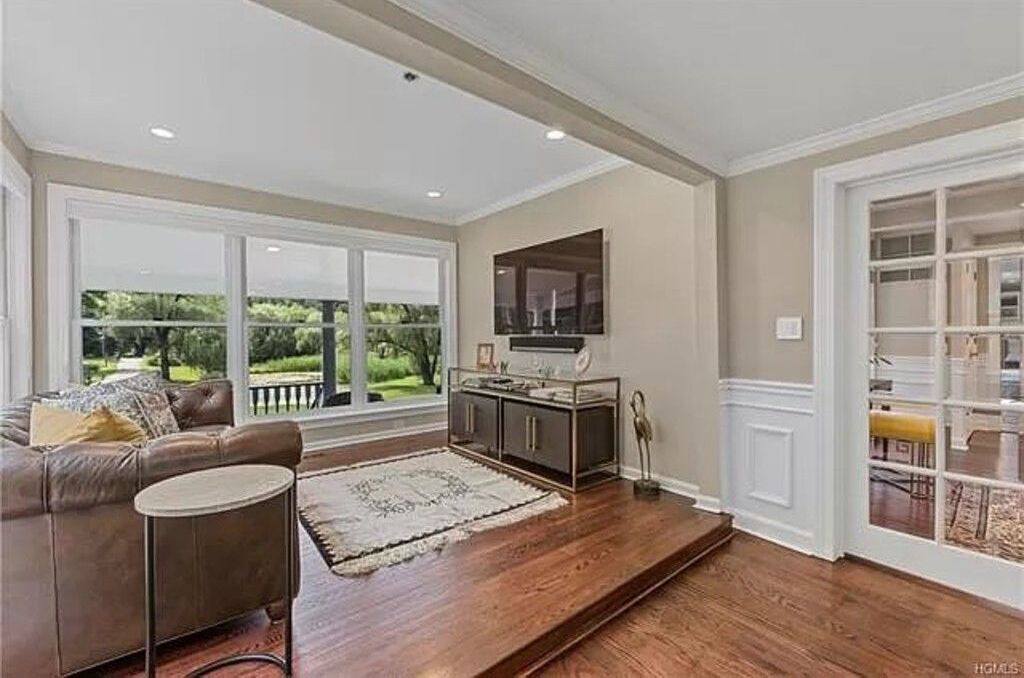 Photo of Livingroom in Chappaqua