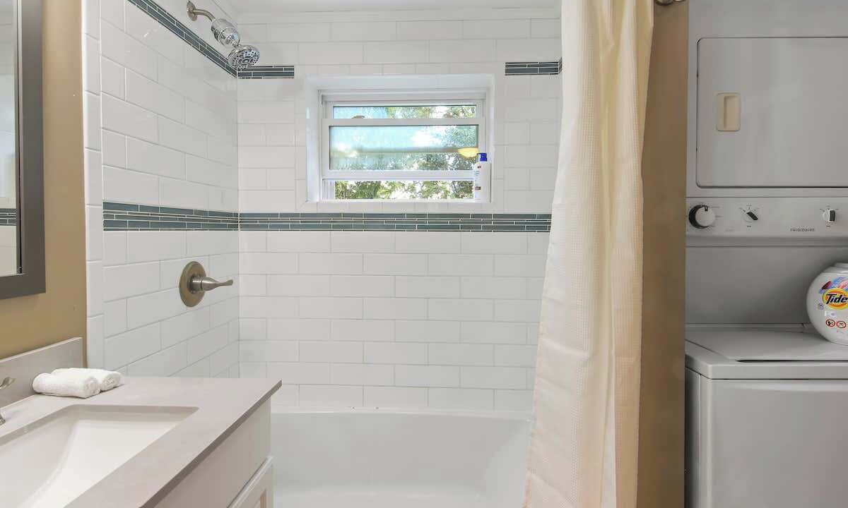 Photo of Bathroom in Port Crane