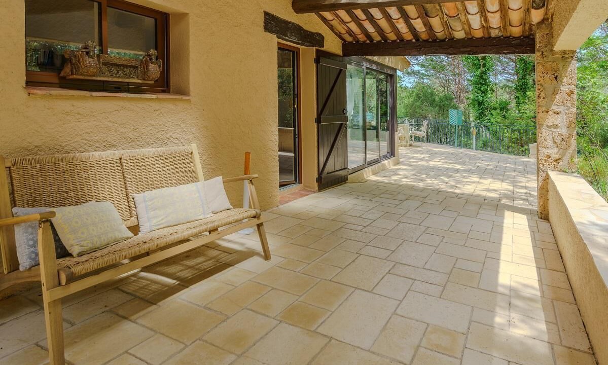 Photo of Patio Balcony in Tourtour
