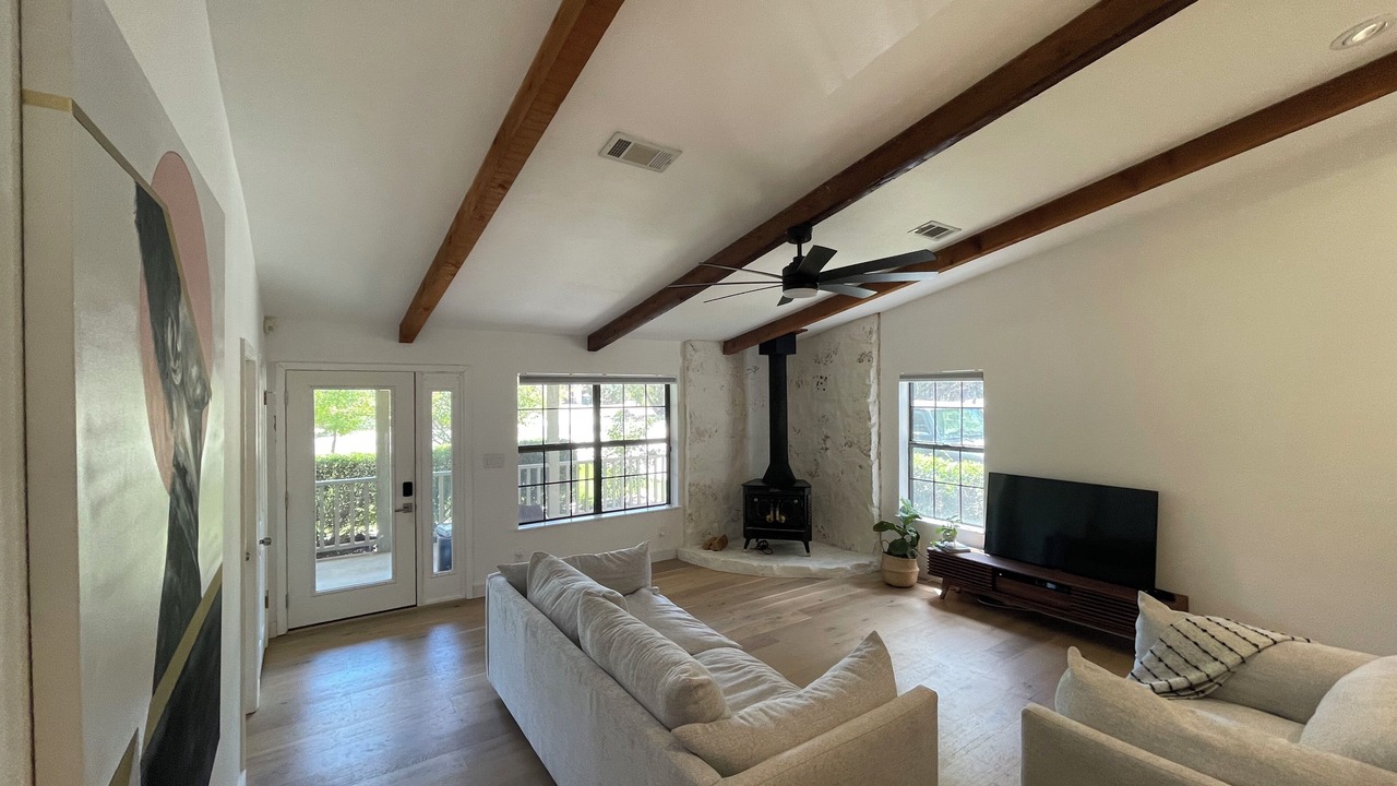 Photo of Livingroom in Apache Shores