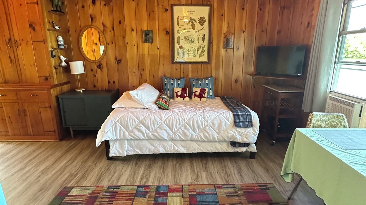 Photo of Bedroom in Iron River