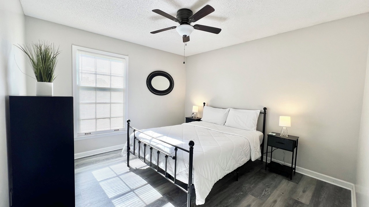 Photo of Bedroom in Normal