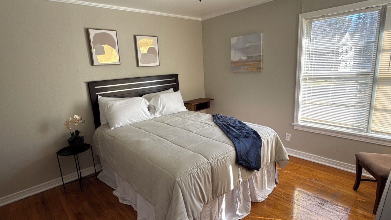 Photo of Bedroom in Highland Historic District