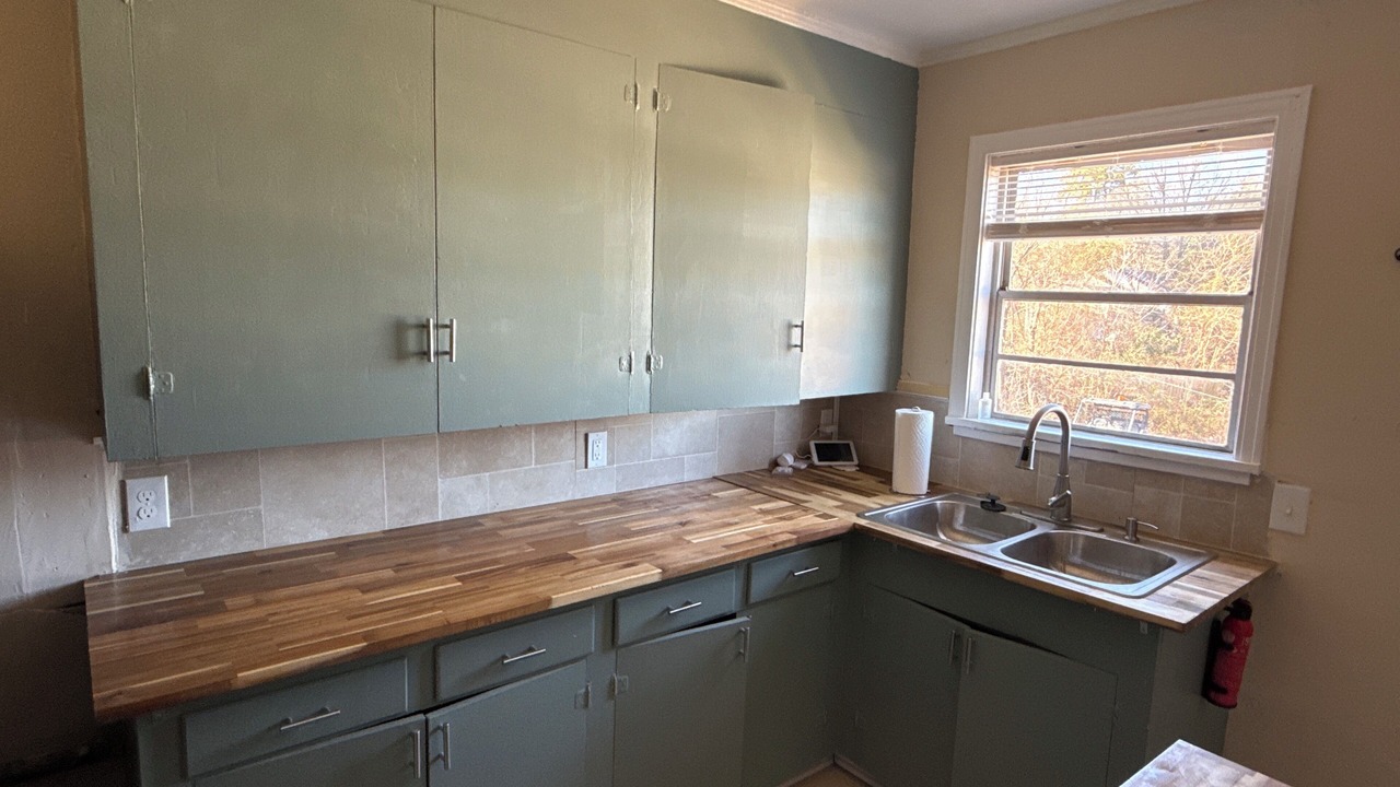 Photo of Kitchen in Highland Historic District