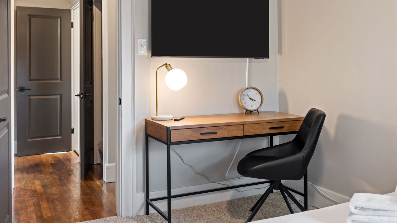 Photo of Bedroom in Marshall-Shadeland