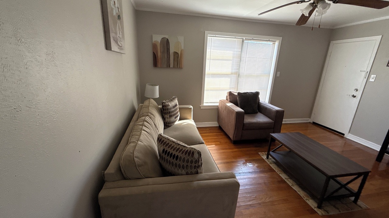 Photo of Livingroom in Highland Historic District