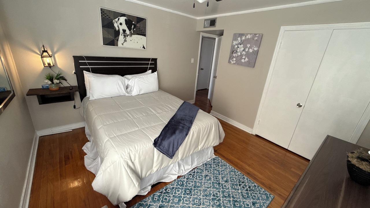 Photo of Bedroom in Highland Historic District