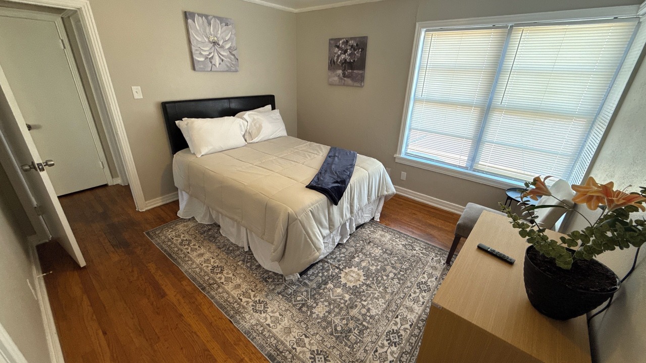 Photo of Bedroom in Highland Historic District