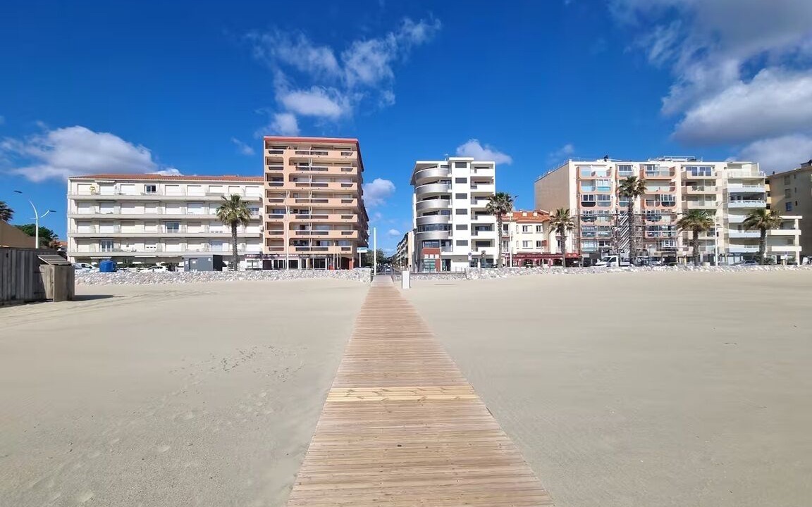 Photo of Others in La Jetee