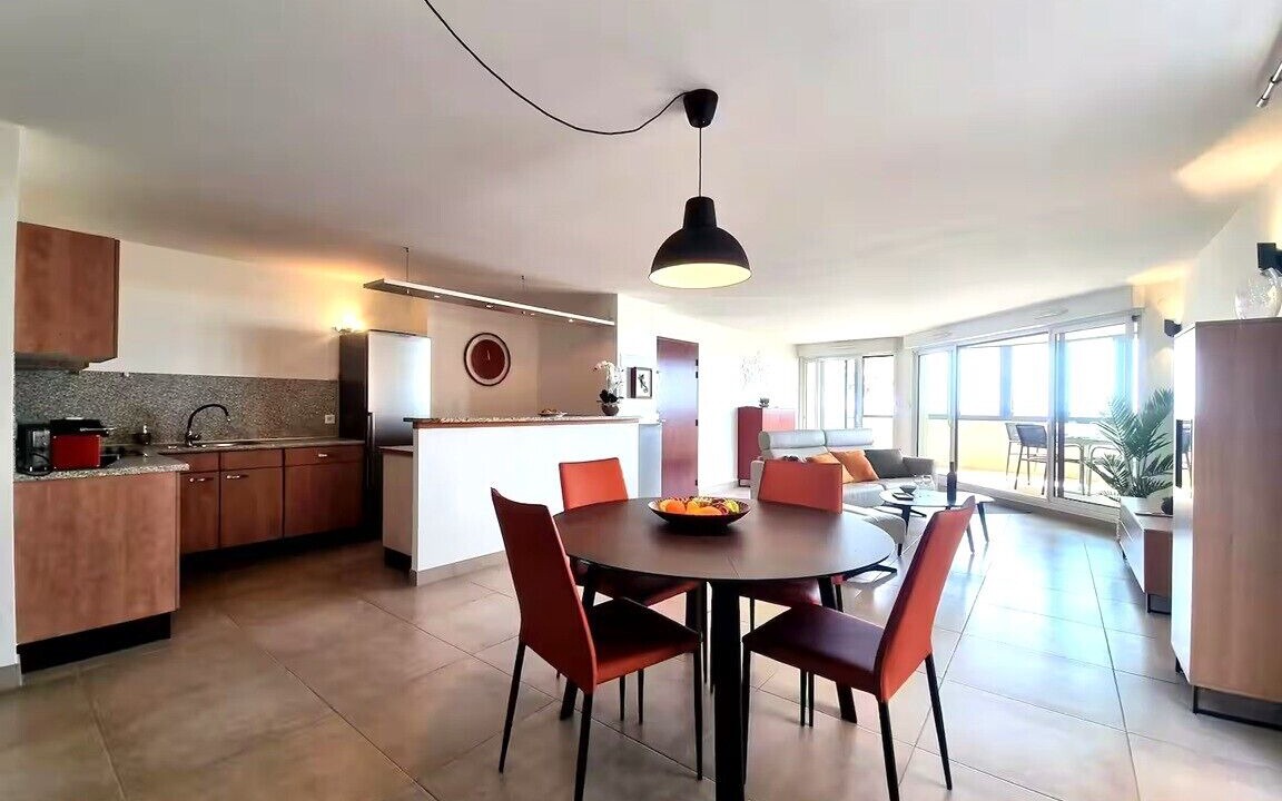 Photo of Others in La Jetee