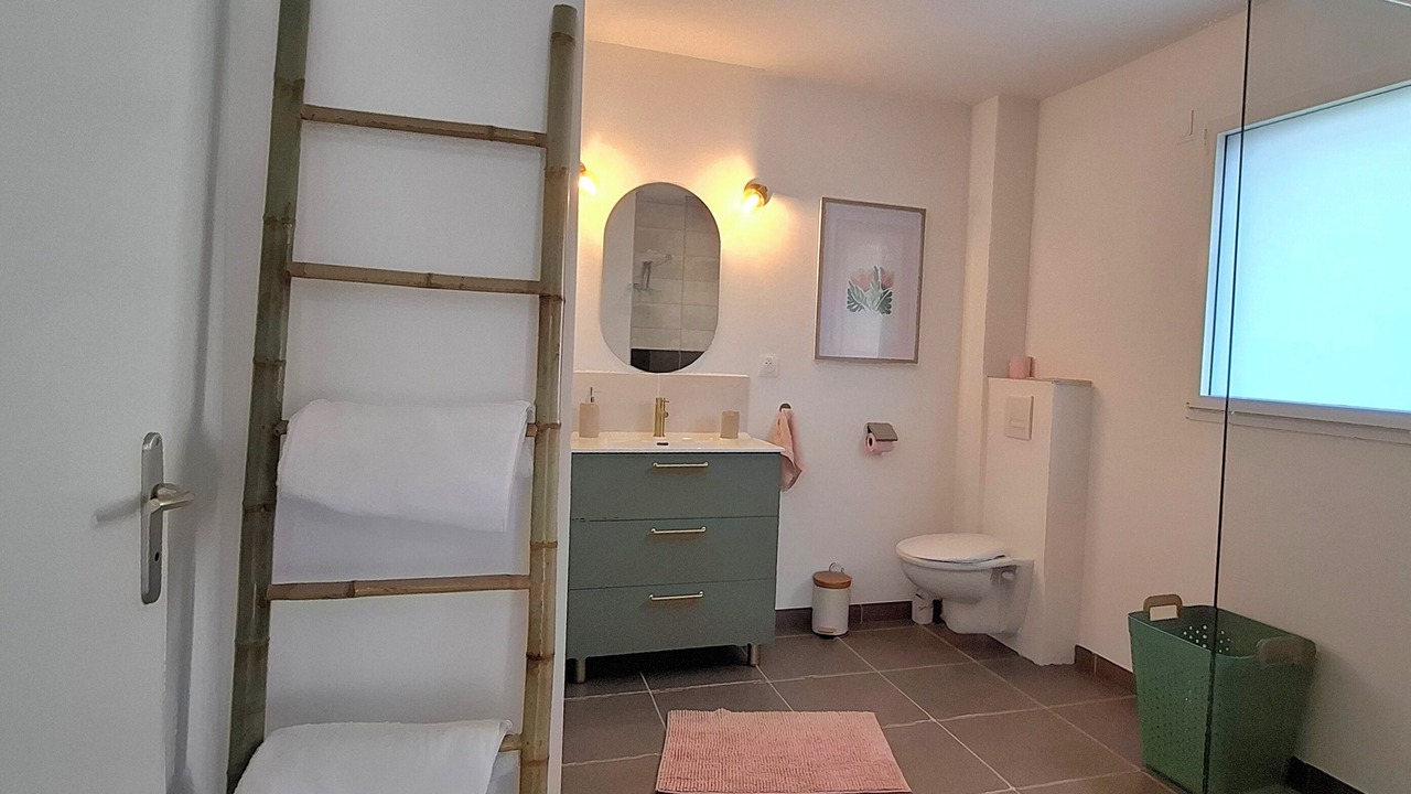 Photo of Bathroom in Paimpol