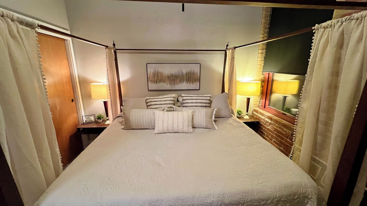 Photo of Bedroom in Downtown Columbus