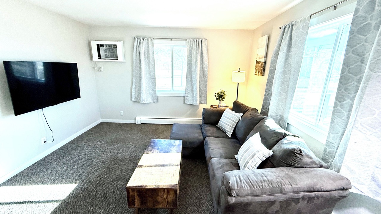 Photo of Livingroom in Cedar Rapids