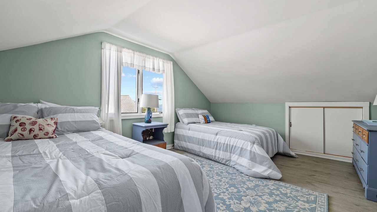 Photo of Bedroom in Westbrook Center
