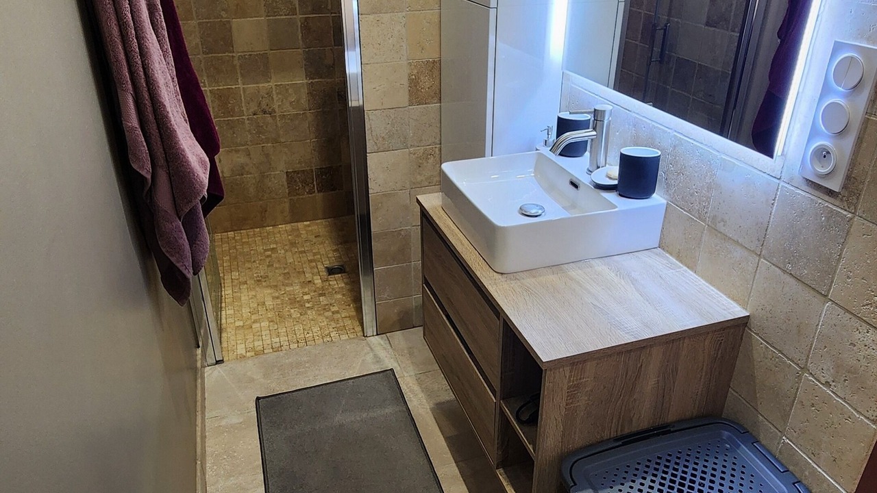 Photo of Bathroom in Jonquieres