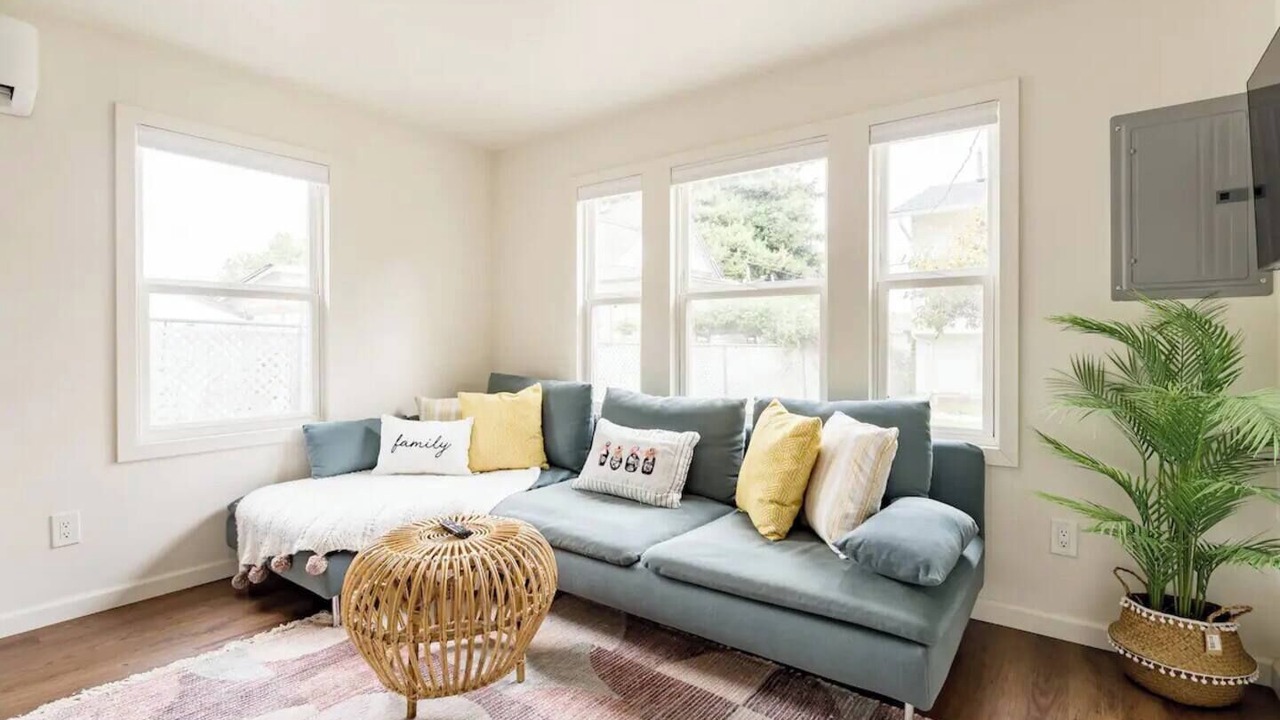 Photo of Livingroom in South Beacon Hill