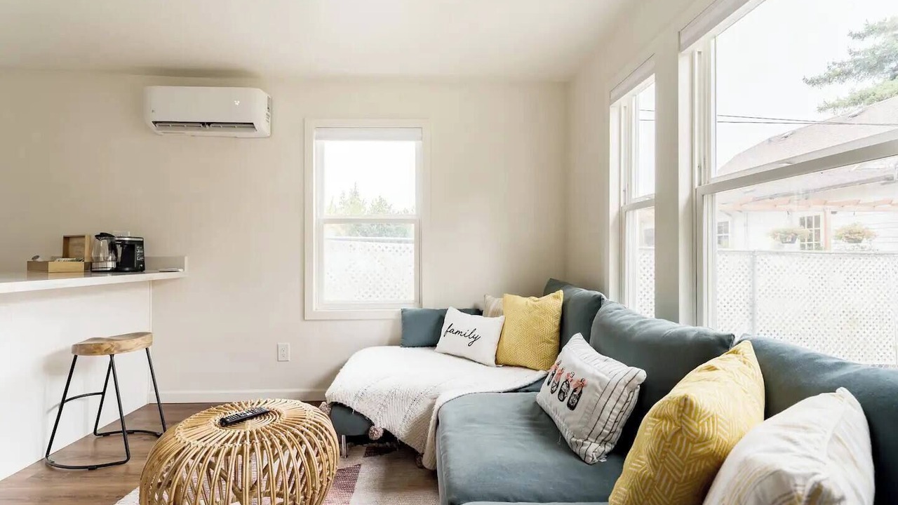 Photo of Livingroom in South Beacon Hill