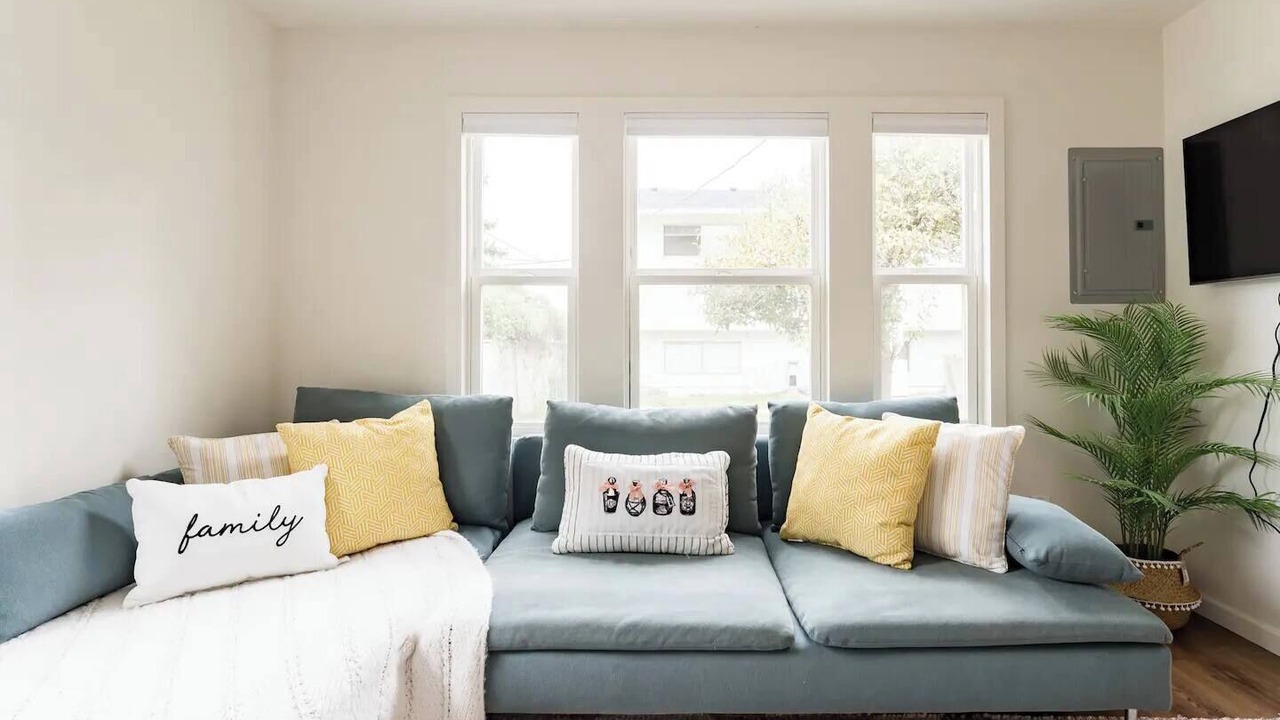 Photo of Livingroom in South Beacon Hill