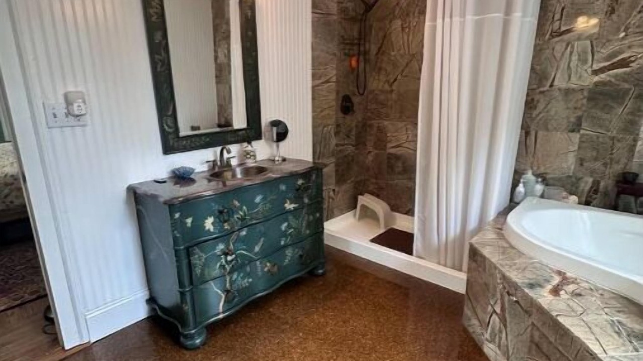 Photo of Bathroom in New Windsor