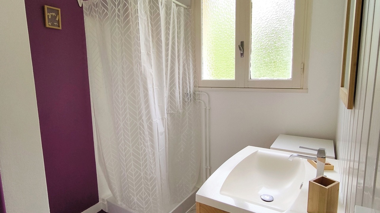 Photo of Bathroom in Parigne-lʼEveque