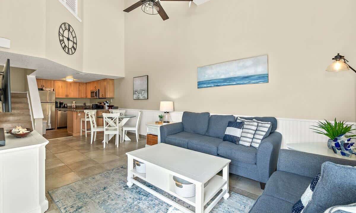 Photo of Livingroom in Cape Caneveral Beach Gardens