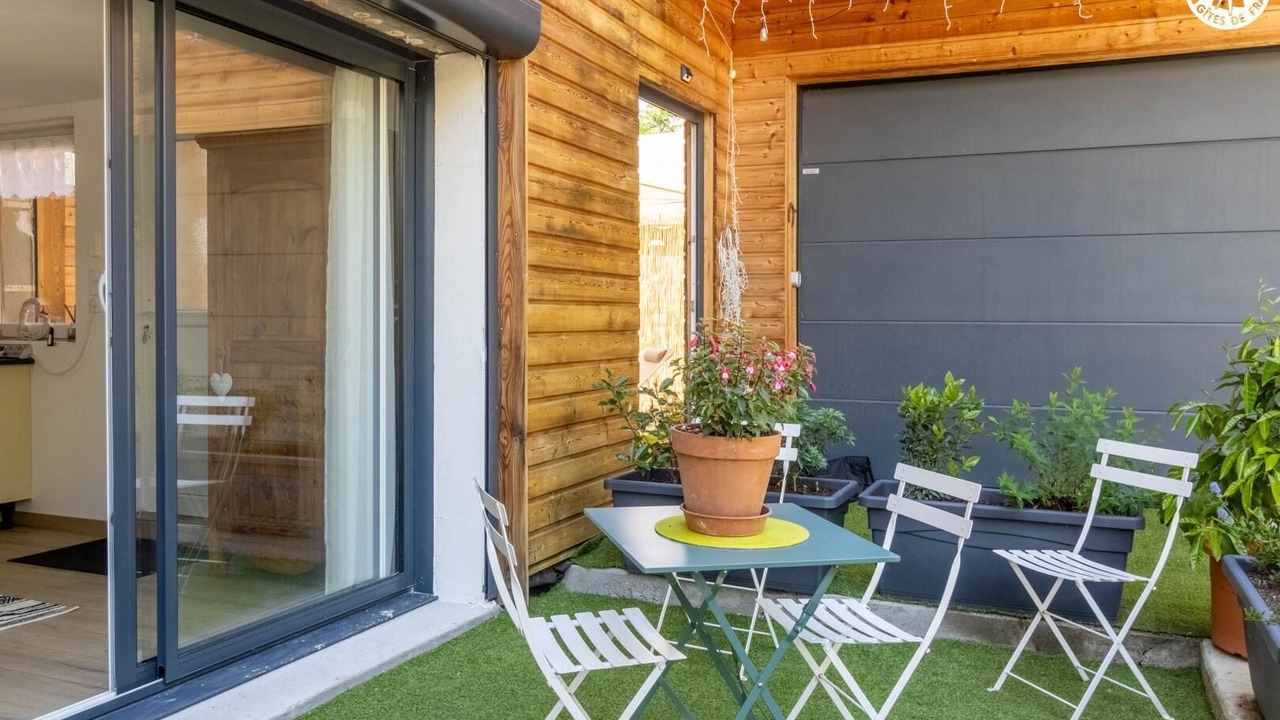 Photo of Outdoor in Myans