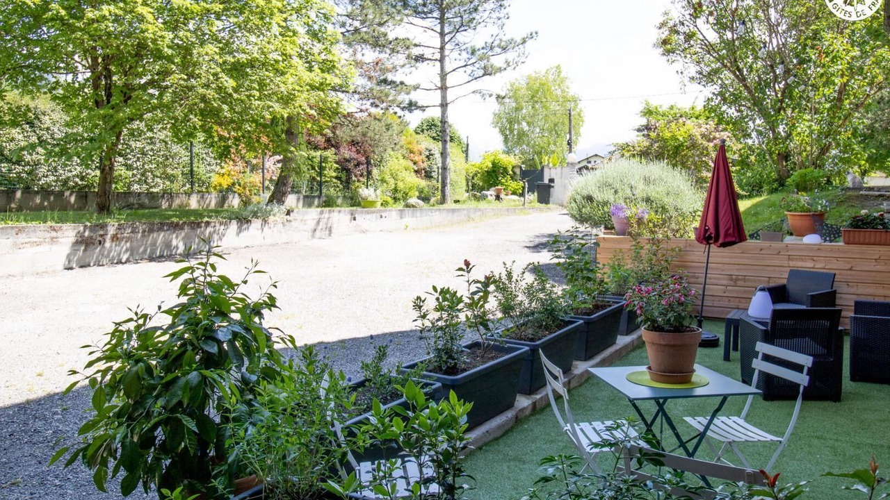 Photo of Outdoor in Myans