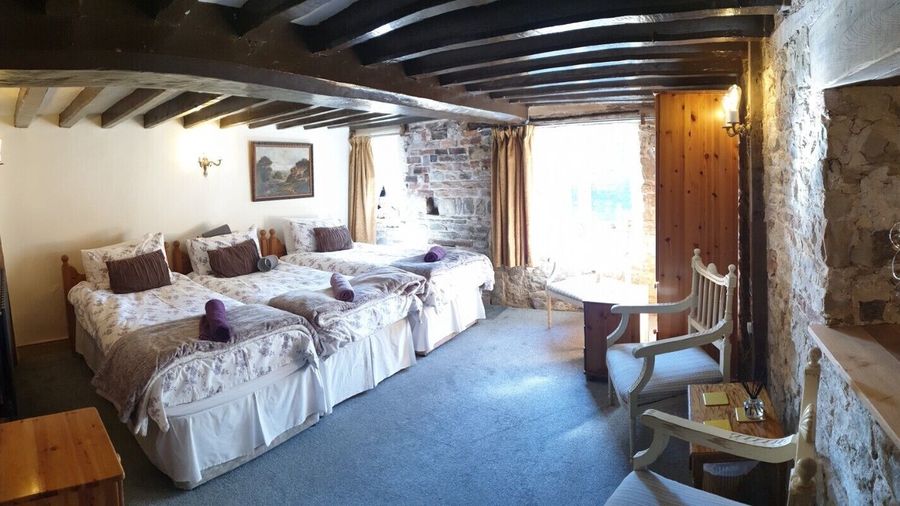 Photo of Bedroom in Tibshelf