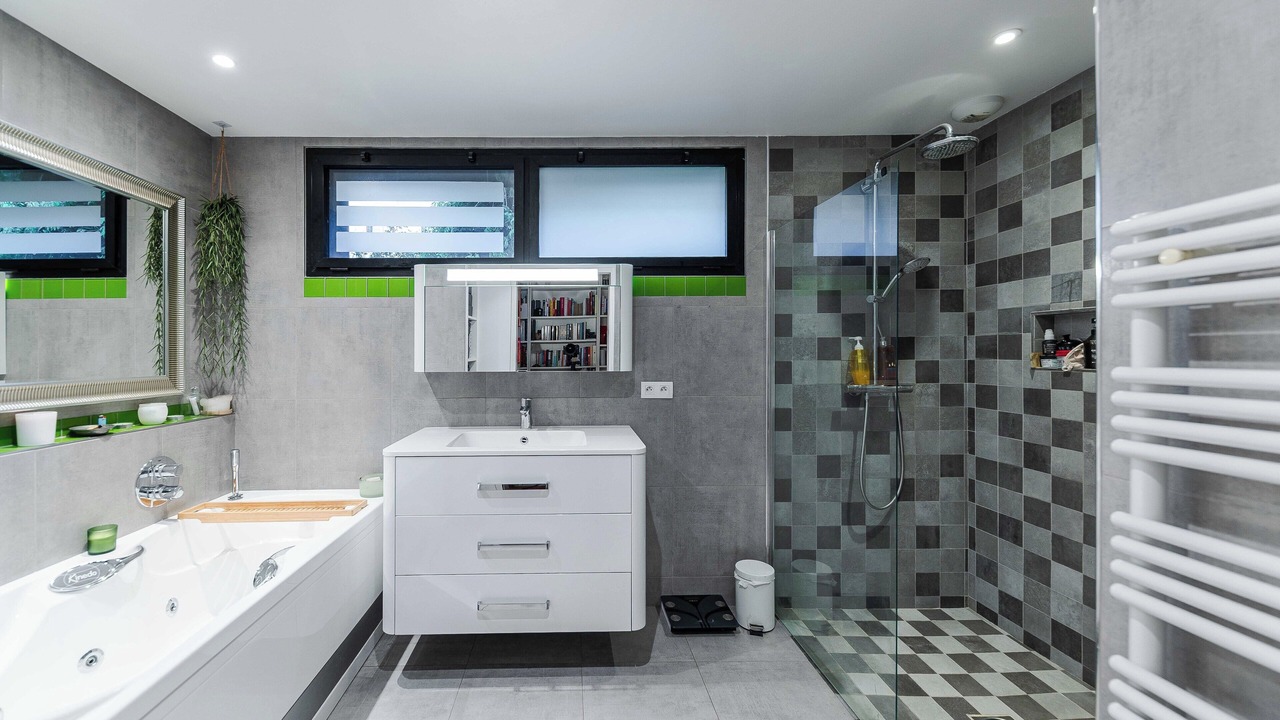 Photo of Bathroom in Clamart
