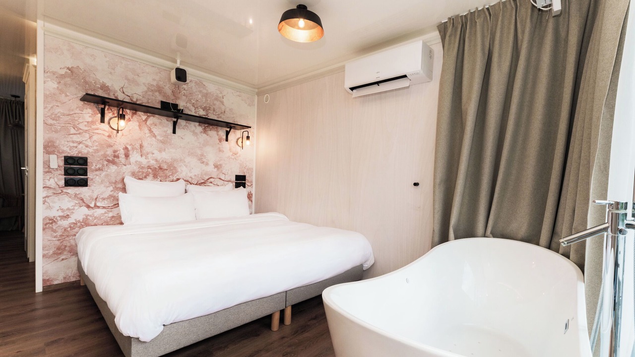 Photo of Bedroom in L'Isle-Adam