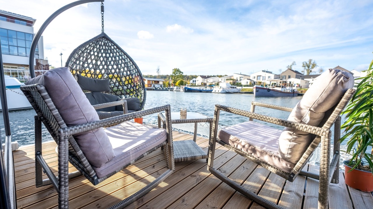 Photo of Patio Balcony in L'Isle-Adam