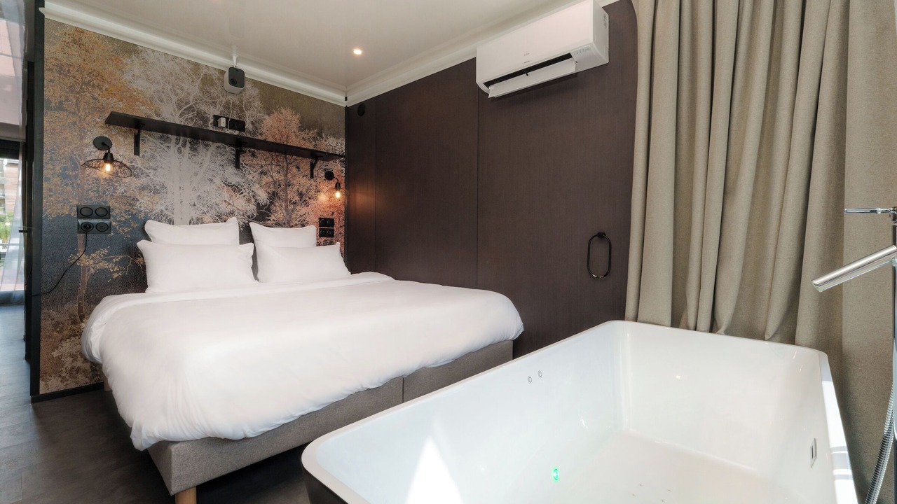 Photo of Bedroom in L'Isle-Adam