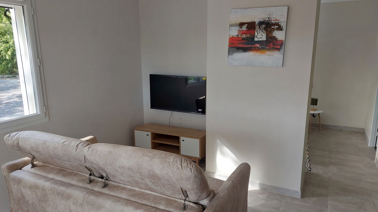 Photo of Livingroom in Saint Alban Auriolles