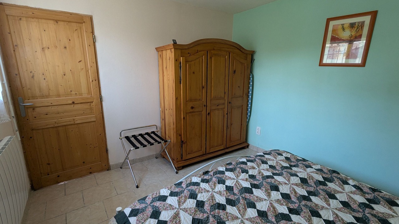 Photo of Bedroom in Saran