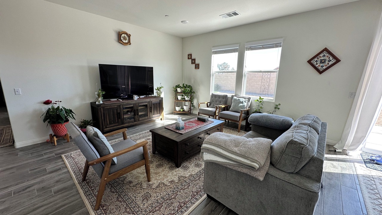 Photo of Livingroom in Victorville