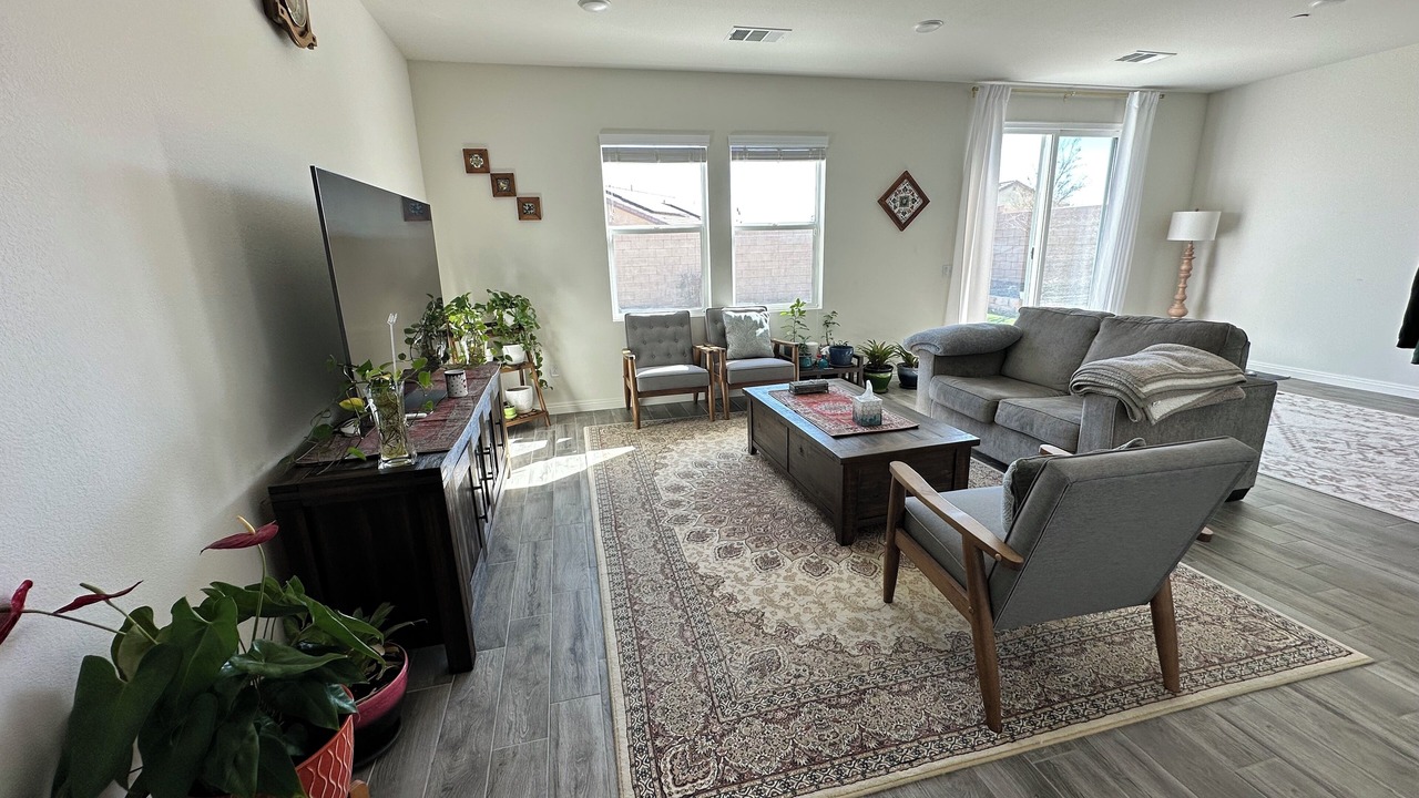 Photo of Livingroom in Victorville