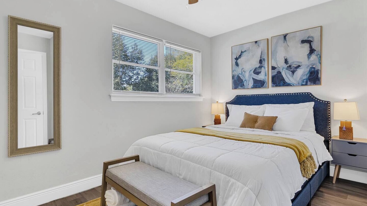 Photo of Bedroom in Englewood Park