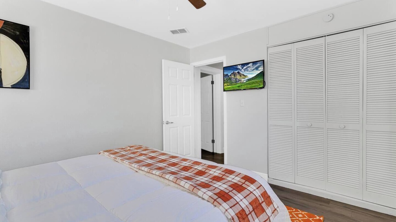 Photo of Bedroom in Englewood Park