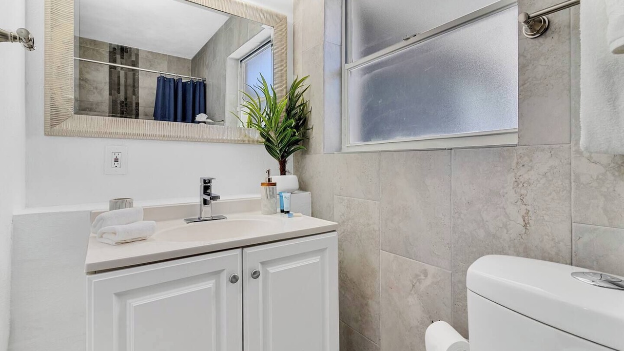 Photo of Bathroom in Englewood Park