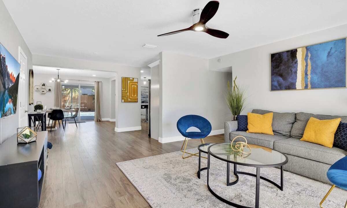 Photo of Livingroom in Englewood Park