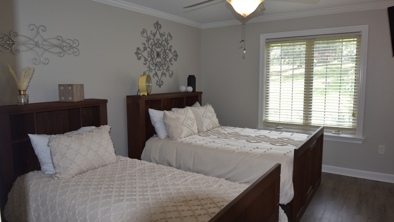 Photo of Bedroom in Lake Hamilton