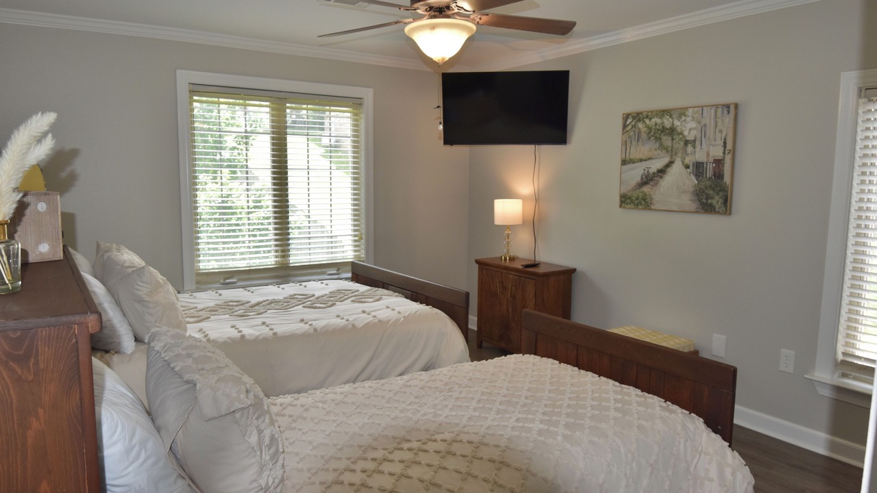 Photo of Bedroom in Lake Hamilton