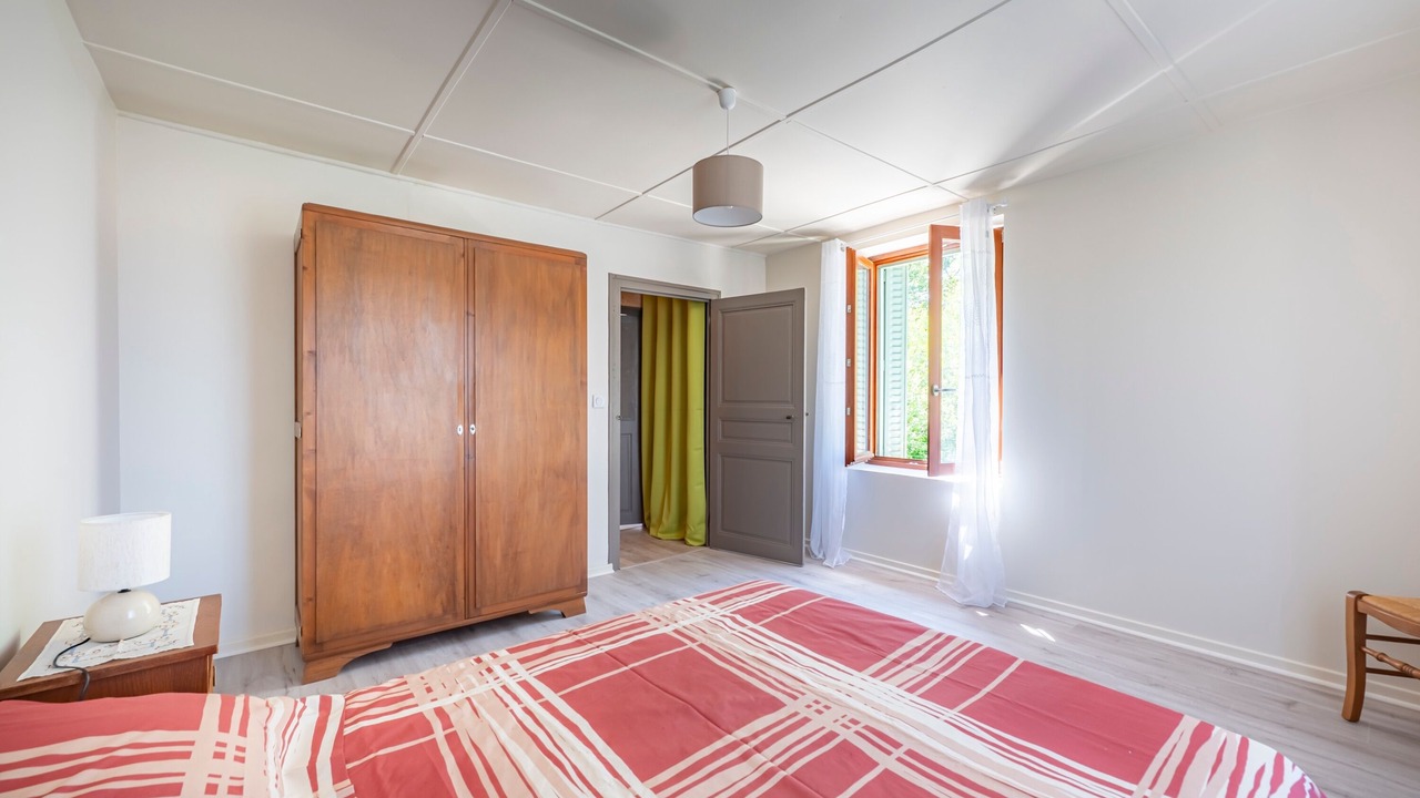 Photo of Bedroom in Saint-Clair-sur-Galaure