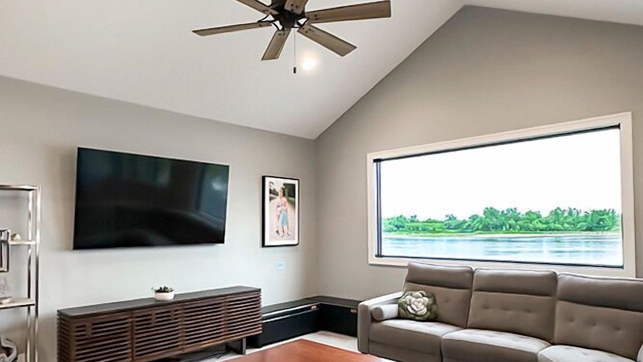 Photo of Livingroom in LaPlatte I