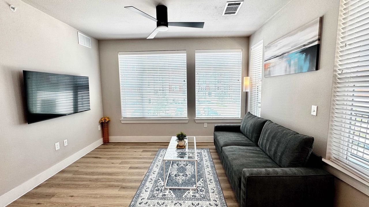 Photo of Livingroom in McNeil