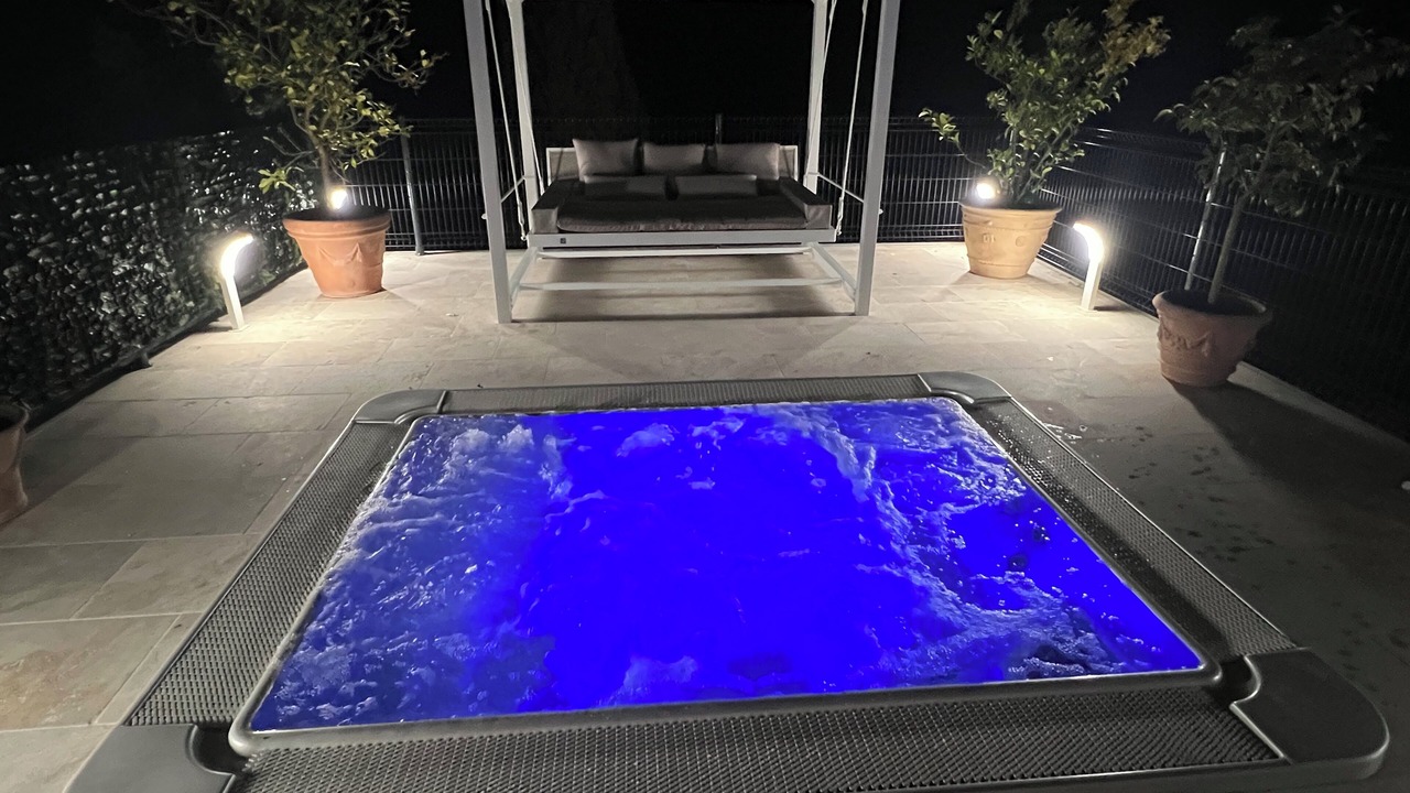 Photo of Patio Balcony in Drap