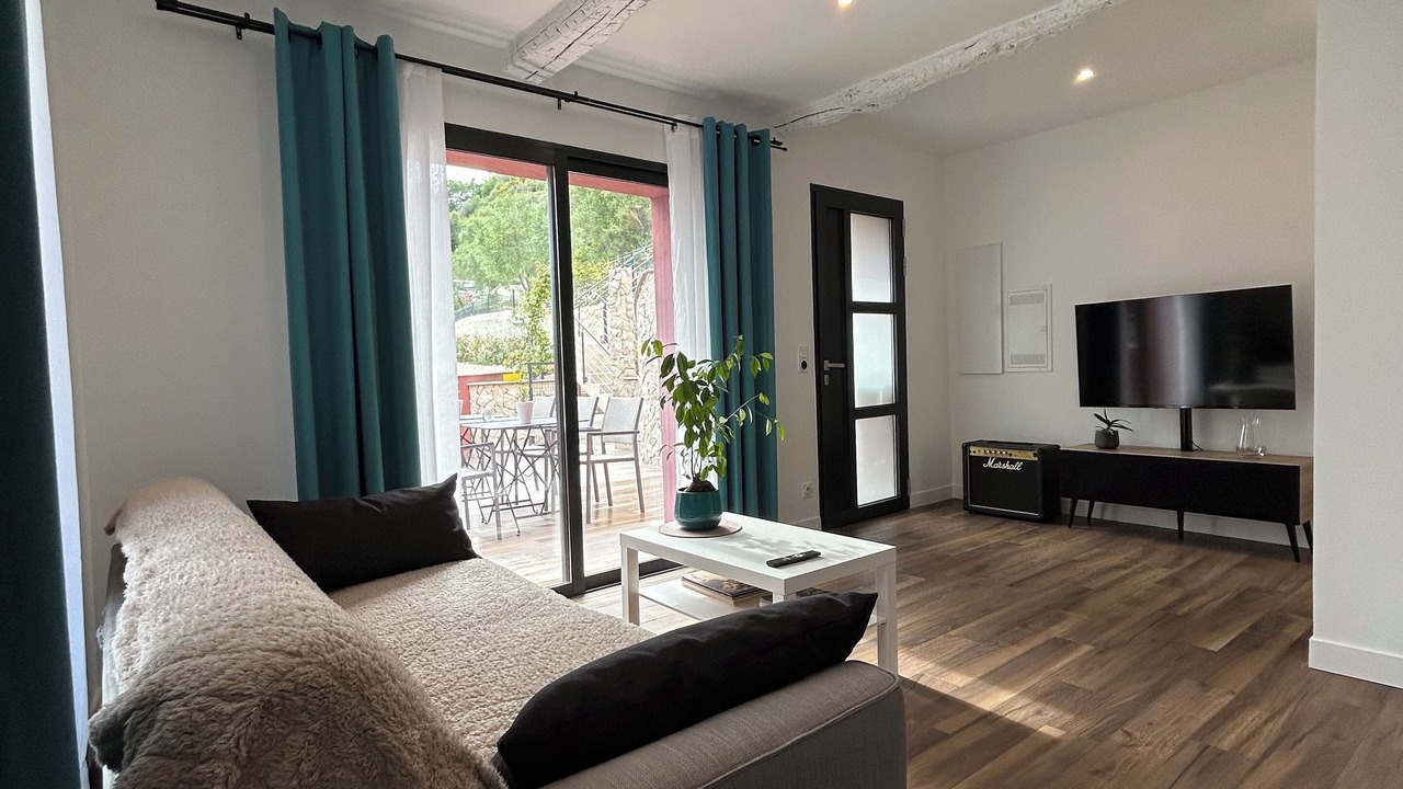 Photo of Livingroom in Drap